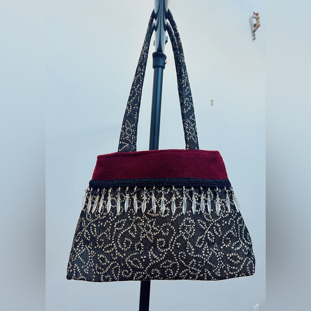 NWOT Elegant Vintage-Style Black and Dark Burgundy Red Women's Purse / Handbag